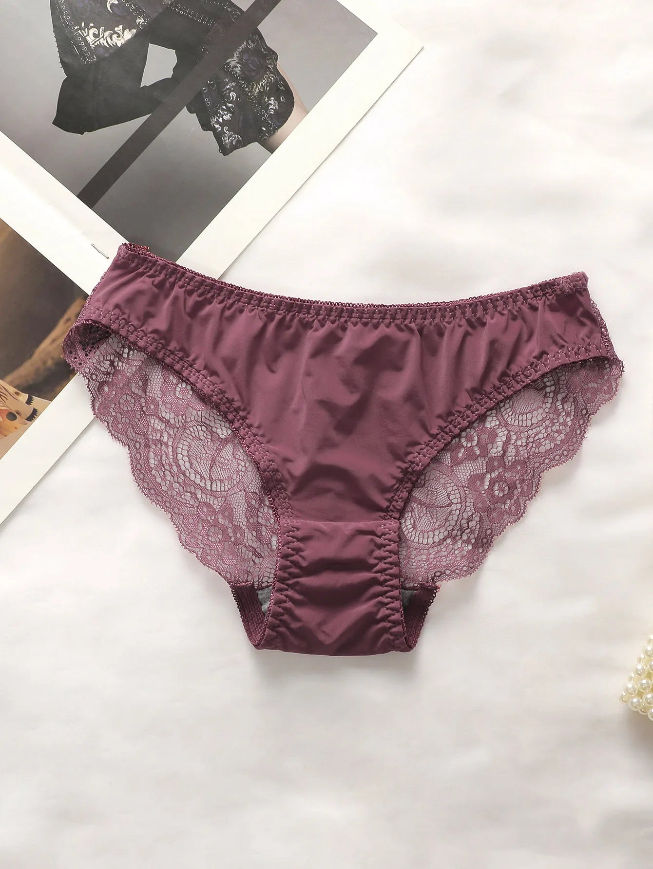 High Quality Hot Selling Sexy Women's Wireless Two-piece Butterfly Solid Color Underwear Women's Lace Underwear Set B2046